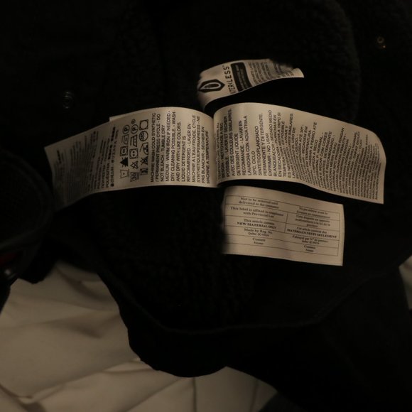 Levi's Ex-Boyfriend Trucker Jacket Sherpa **NWT** - Picture 5 of 10